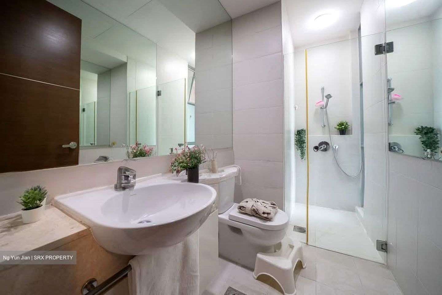 Coastline Residences (D15), Apartment #557217831